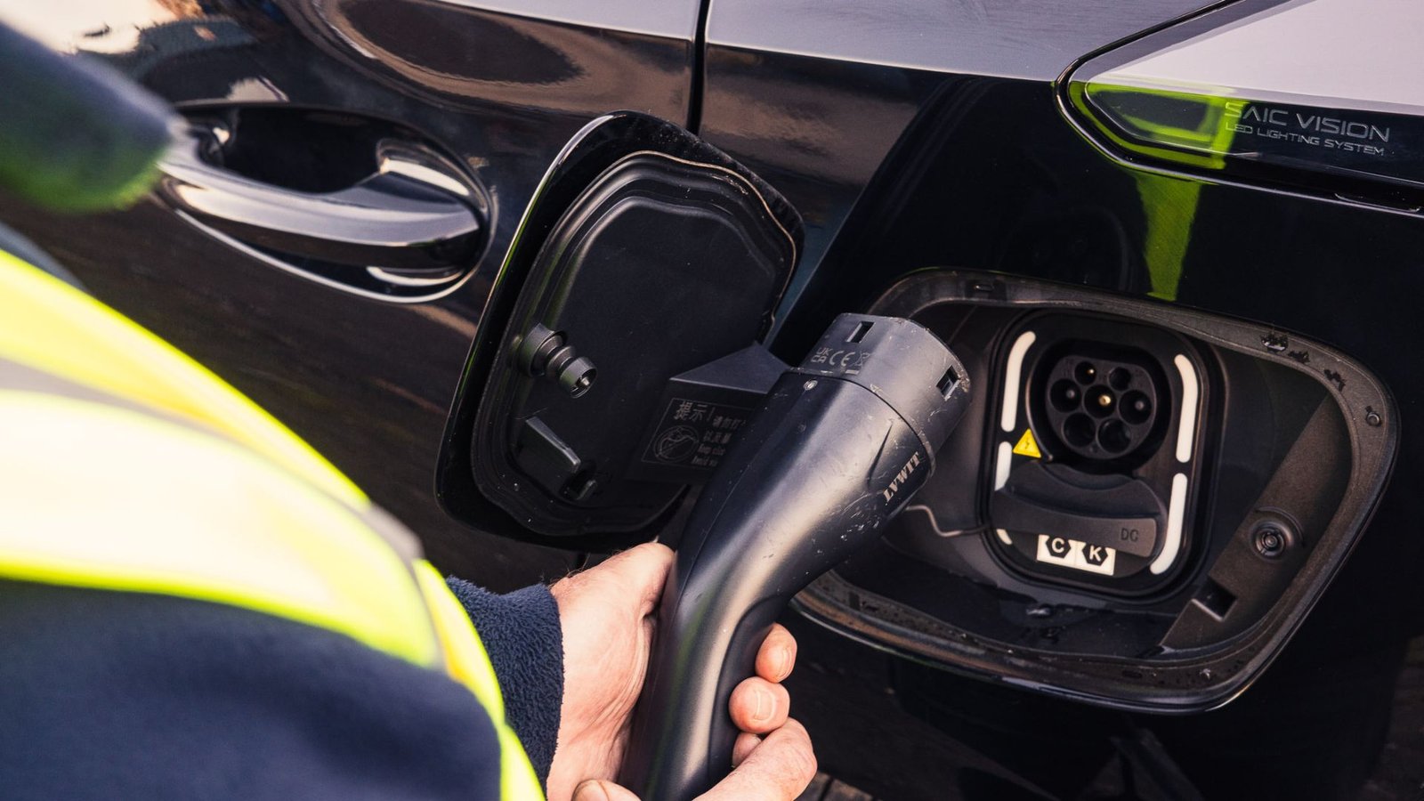 EV Vehicle Transport & Charging: New Logistics Standard